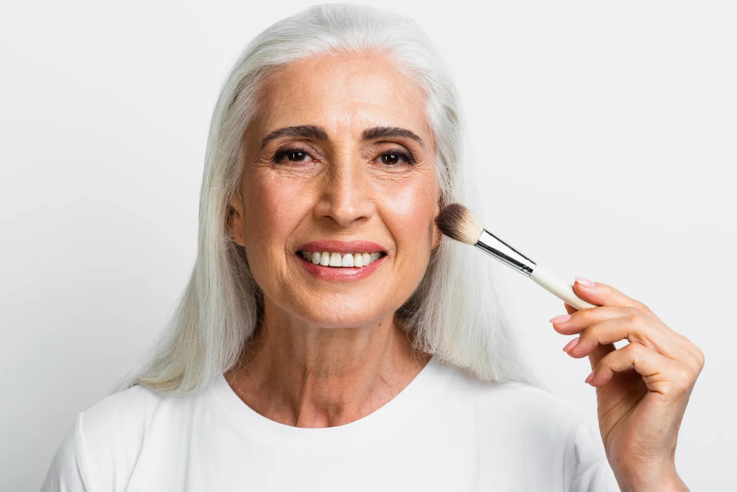 Makeup Tips for Women Who Use Hyaluronic Acid Serums
