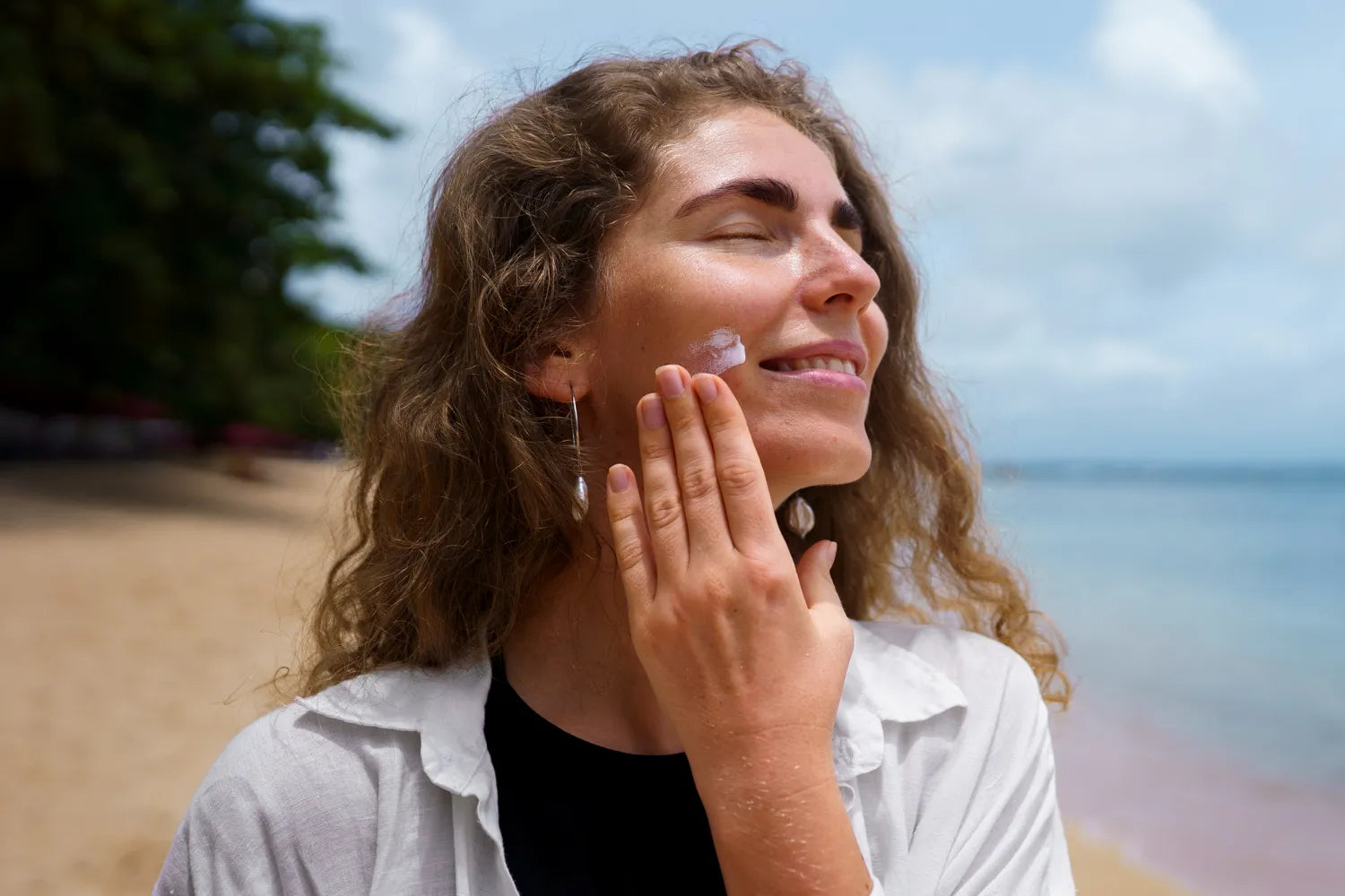 Travel Skincare Tips for Mature Skin: Maintaining Hydration On-the-Go